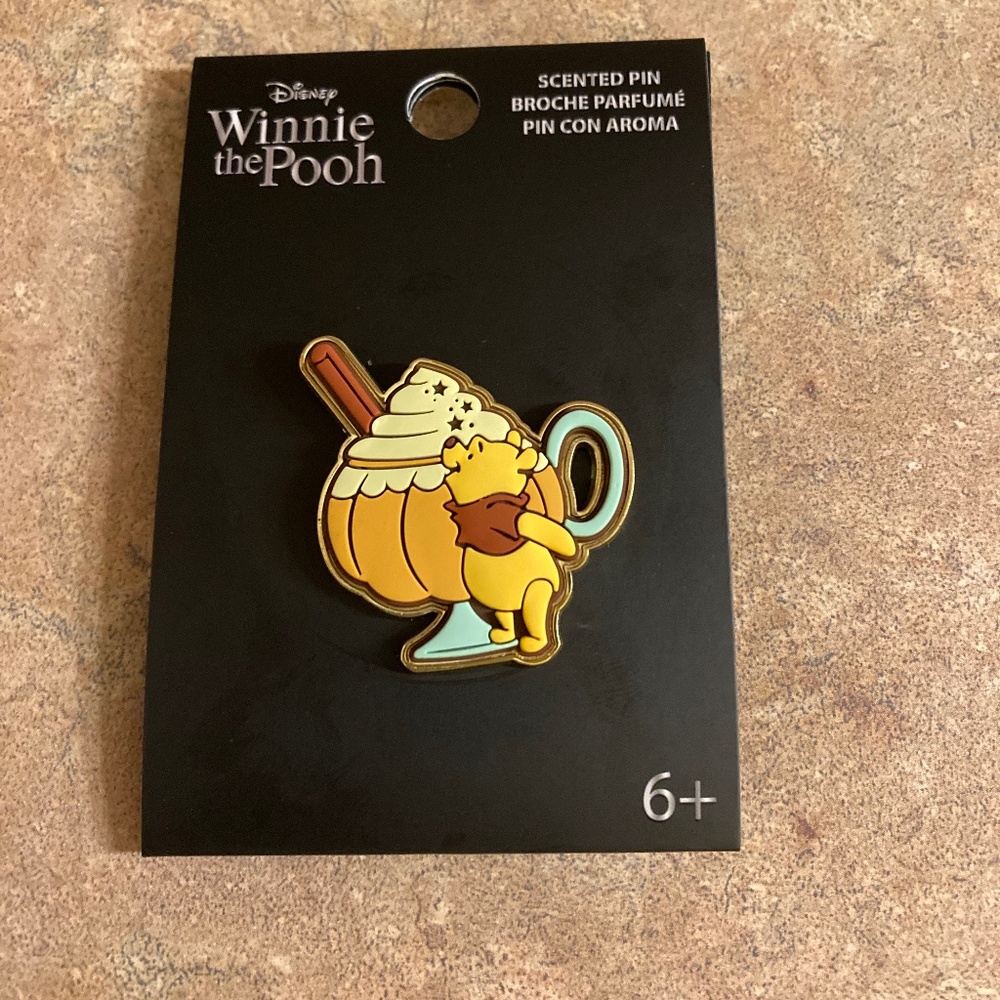 Winnie The Pooh Disney Scented Halloween Pin ( Loungefly)